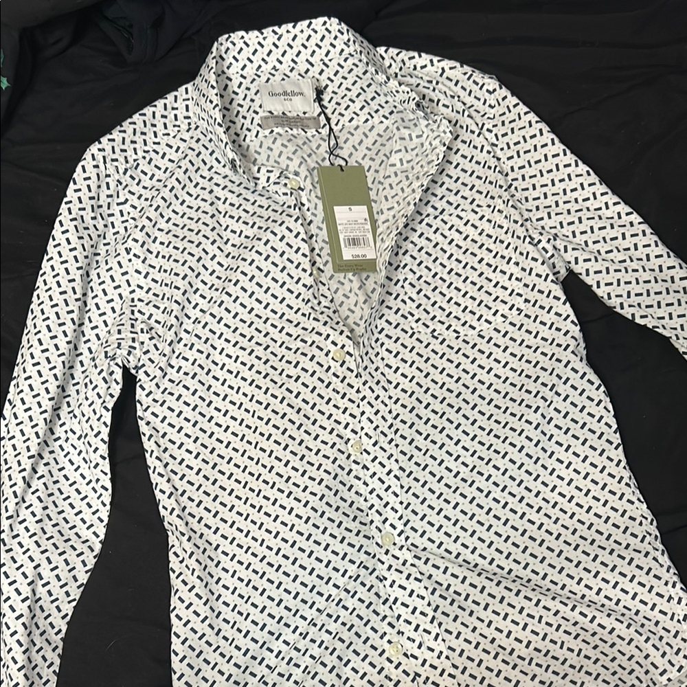 Goodfellow & Co White and Blue Casual Button Down Shirt